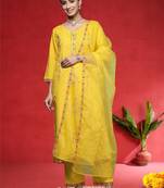Women Embroidered Regular Thread Work Kurta with Trousers & Dupatta
