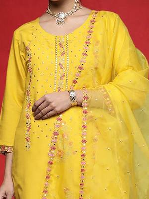 Women Embroidered Regular Thread Work Kurta with Trousers & Dupatta 2