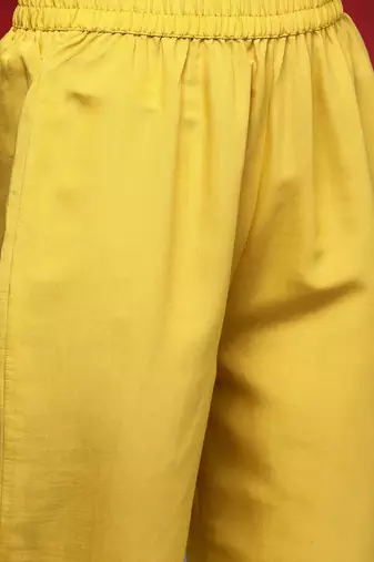 Women Embroidered Regular Thread Work Kurta with Trousers & Dupatta