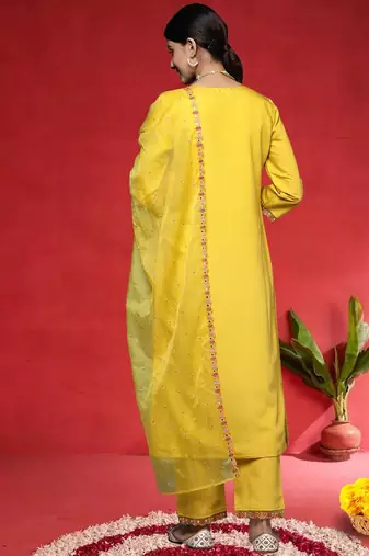 Women Embroidered Regular Thread Work Kurta with Trousers & Dupatta