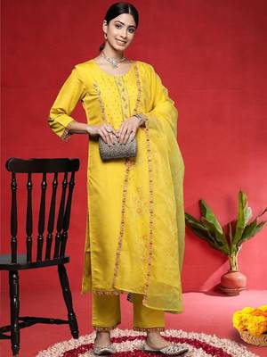 Women Embroidered Regular Thread Work Kurta with Trousers & Dupatta 6