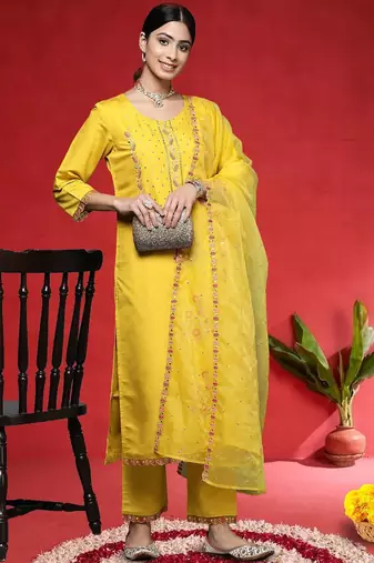 Women Embroidered Regular Thread Work Kurta with Trousers & Dupatta