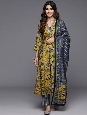 Floral Printed V-Neck Sequinned Chanderi Silk Kurta With Trousers & Dupatta 1
