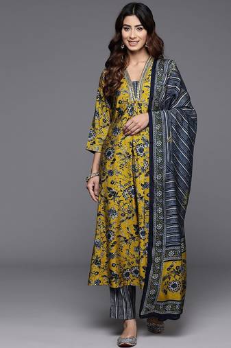 Floral Printed V-Neck Sequinned Chanderi Silk Kurta With Trousers & Dupatta