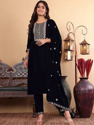 Ethnic Motifs Embroidered Zari Velvet Kurta With Trousers And Dupatta 3