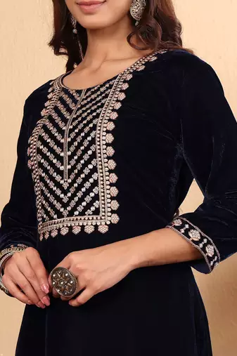 Ethnic Motifs Embroidered Zari Velvet Kurta With Trousers And Dupatta