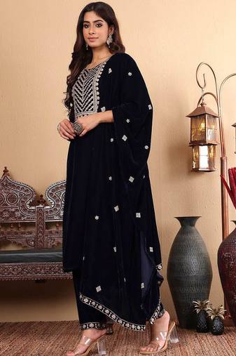 Ethnic Motifs Embroidered Zari Velvet Kurta With Trousers And Dupatta