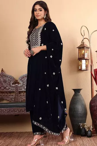 Ethnic Motifs Embroidered Zari Velvet Kurta With Trousers And Dupatta