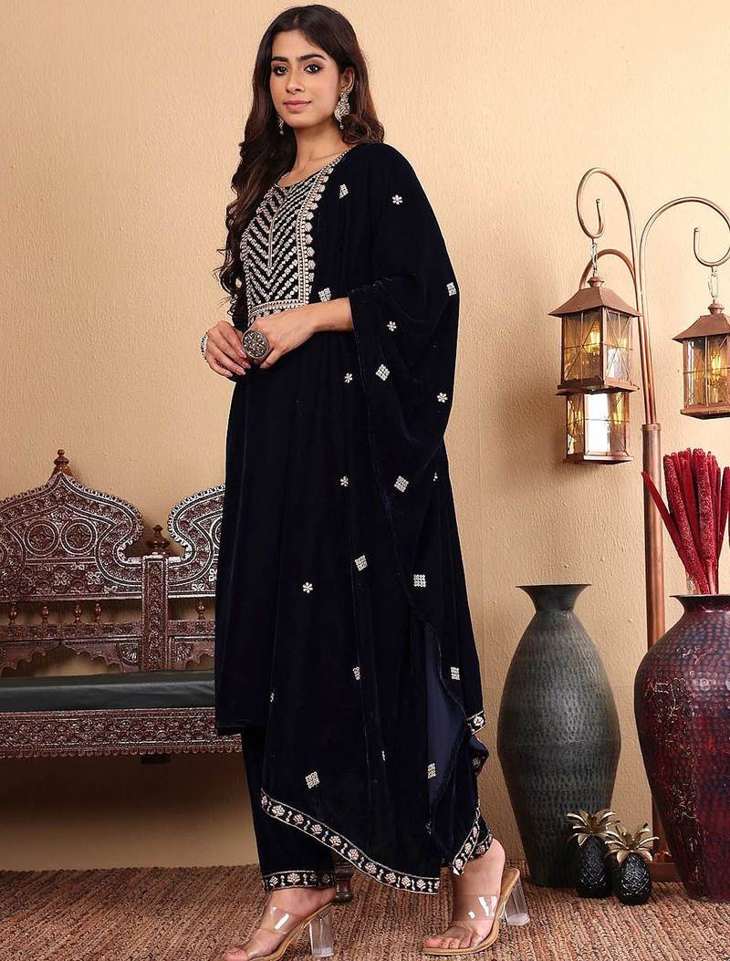 Ethnic Motifs Embroidered Zari Velvet Kurta With Trousers And Dupatta