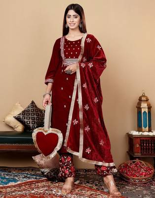 Floral Zari Yoke Regular Thread Work Kurta with Trousers & Dupatta 1