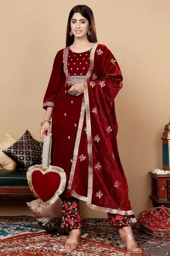 Floral Zari Yoke Regular Thread Work Kurta with Trousers & Dupatta