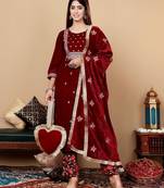 Floral Zari Yoke Regular Thread Work Kurta with Trousers & Dupatta