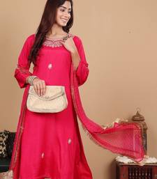 Women Pink pure silk zardozi & floral embroidered kurta with trousers & dupatta