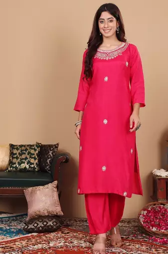 Women Pink pure silk zardozi & floral embroidered kurta with trousers & dupatta