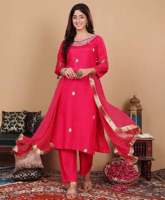 Women Pink pure silk zardozi & floral embroidered kurta with trousers & dupatta 1