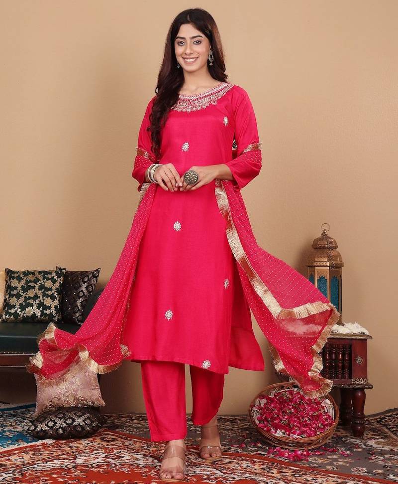 Women Pink pure silk zardozi & floral embroidered kurta with trousers & dupatta