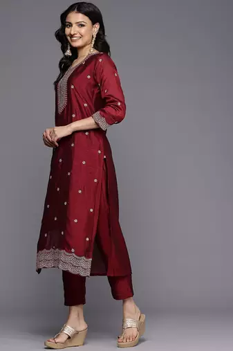 Floral Embroidered Zari Pure Silk Kurta With Trousers & Dupatta