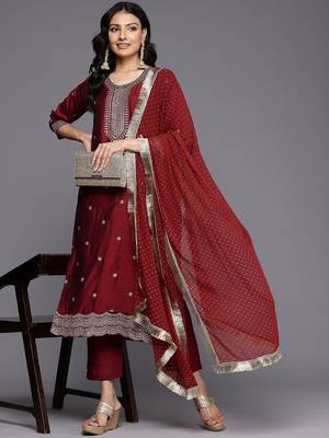 Floral Embroidered Zari Pure Silk Kurta With Trousers & Dupatta 7