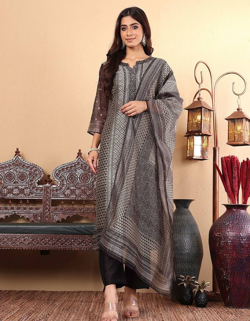 Ethnic motifs Printed Chanderi Silk Straight Kurta with Trousers & Dupatta