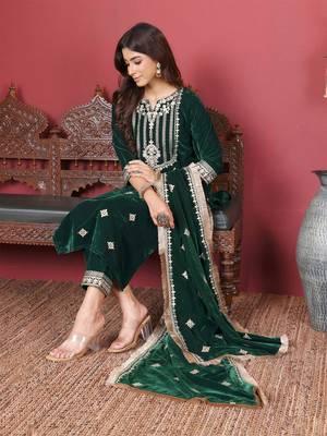 Floral Embroidered Sequinned Velvet Straight Kurta with Trousers & Dupatta 1