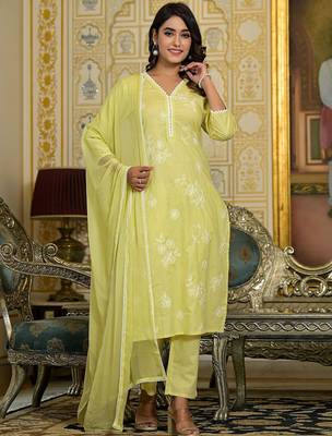 Floral Embroidered V-Neck Thread Work Straight Kurta With Trousers & Dupatta 1