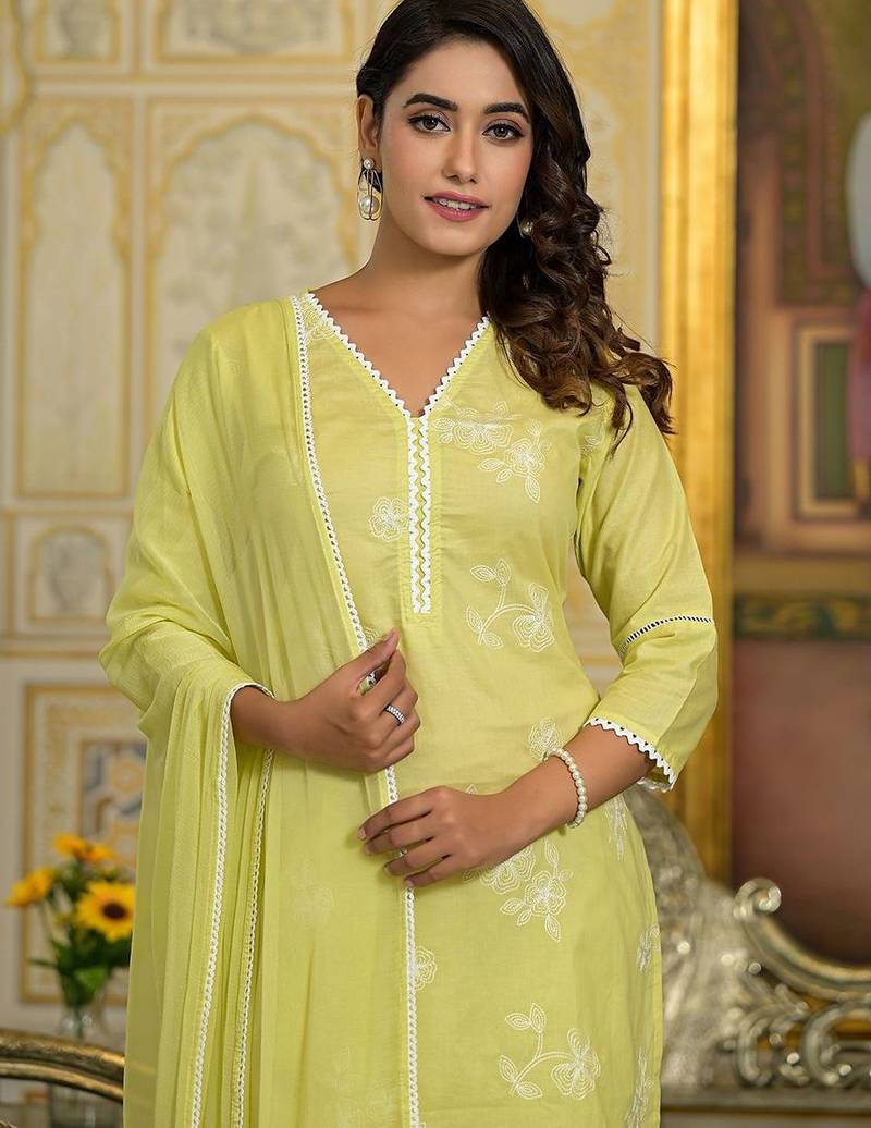 Floral Embroidered V-Neck Thread Work Straight Kurta With Trousers & Dupatta