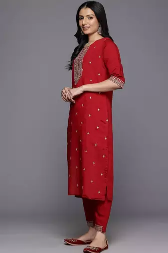 Ethnic Motifs Embroidered Sequinned Kurta With Trousers & Dupatta