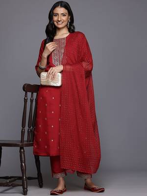 Ethnic Motifs Embroidered Sequinned Kurta With Trousers & Dupatta 8