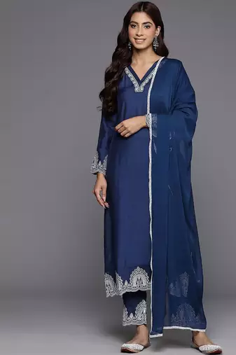Ethnic Thread Embroidered Kurta & Trousers With Dupatta