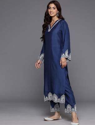 Ethnic Thread Embroidered Kurta & Trousers With Dupatta 5