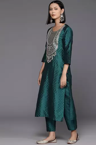 Yoke Design Sequinned Straight Kurta & Trousers With Dupatta