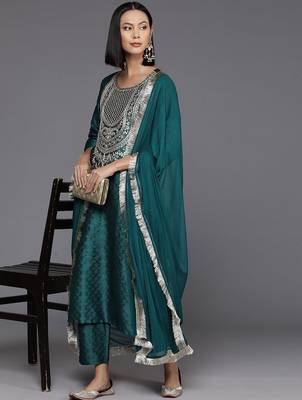 Yoke Design Sequinned Straight Kurta & Trousers With Dupatta 7