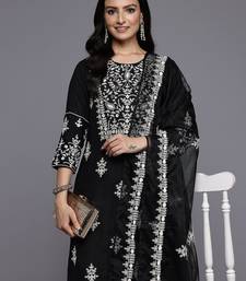 Ethnic Thread Embroidered Kurta With Trousers & Dupatta