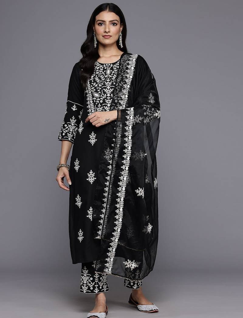 Ethnic Thread Embroidered Kurta With Trousers & Dupatta