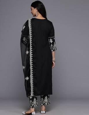 Ethnic Thread Embroidered Kurta With Trousers & Dupatta 6