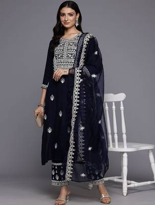 Floral Embroidered Thread Work Kurta With Trousers & Dupatta 8