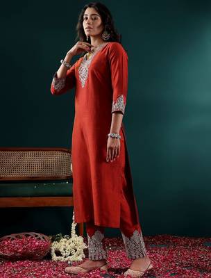 Women Floral Embroidered Regular Thread Work Kurta with Trousers & With Dupatta 7