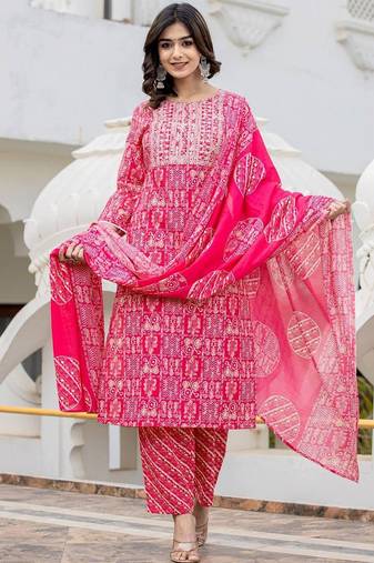 women floral embroidered regular thread work kurta with trousers & with dupatta