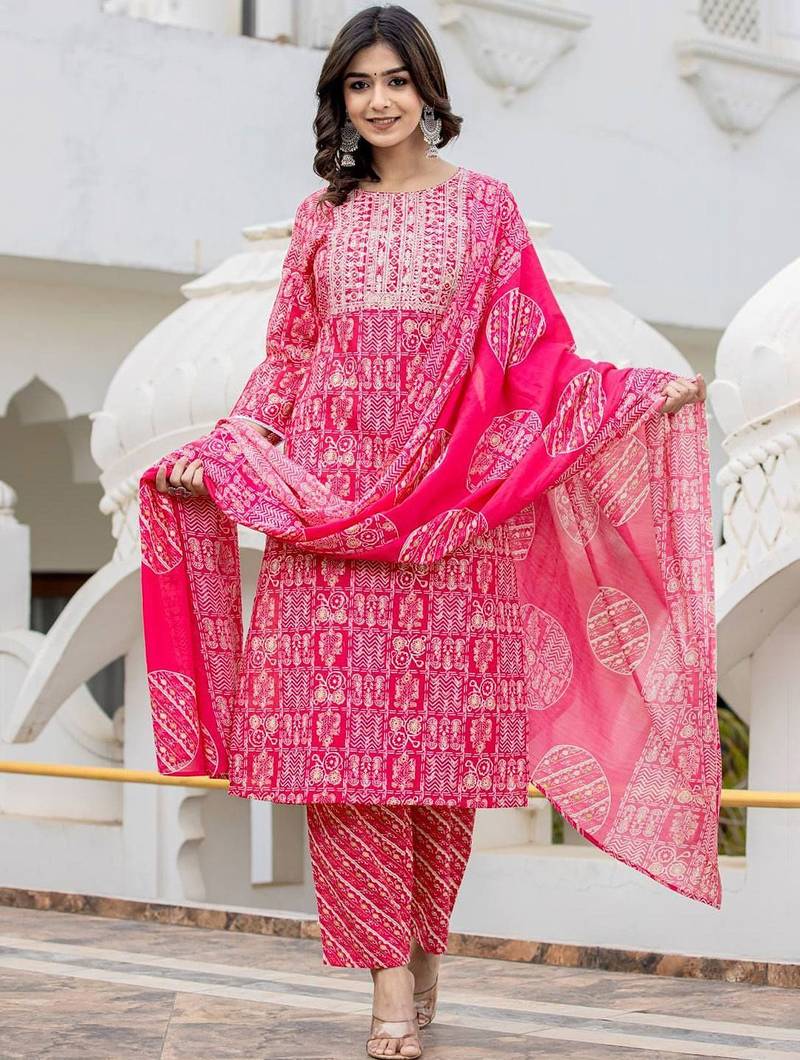 Women Floral Embroidered Regular Thread Work Kurta with Trousers & With Dupatta