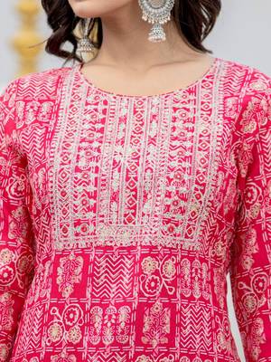 Women Floral Embroidered Regular Thread Work Kurta with Trousers & With Dupatta 2