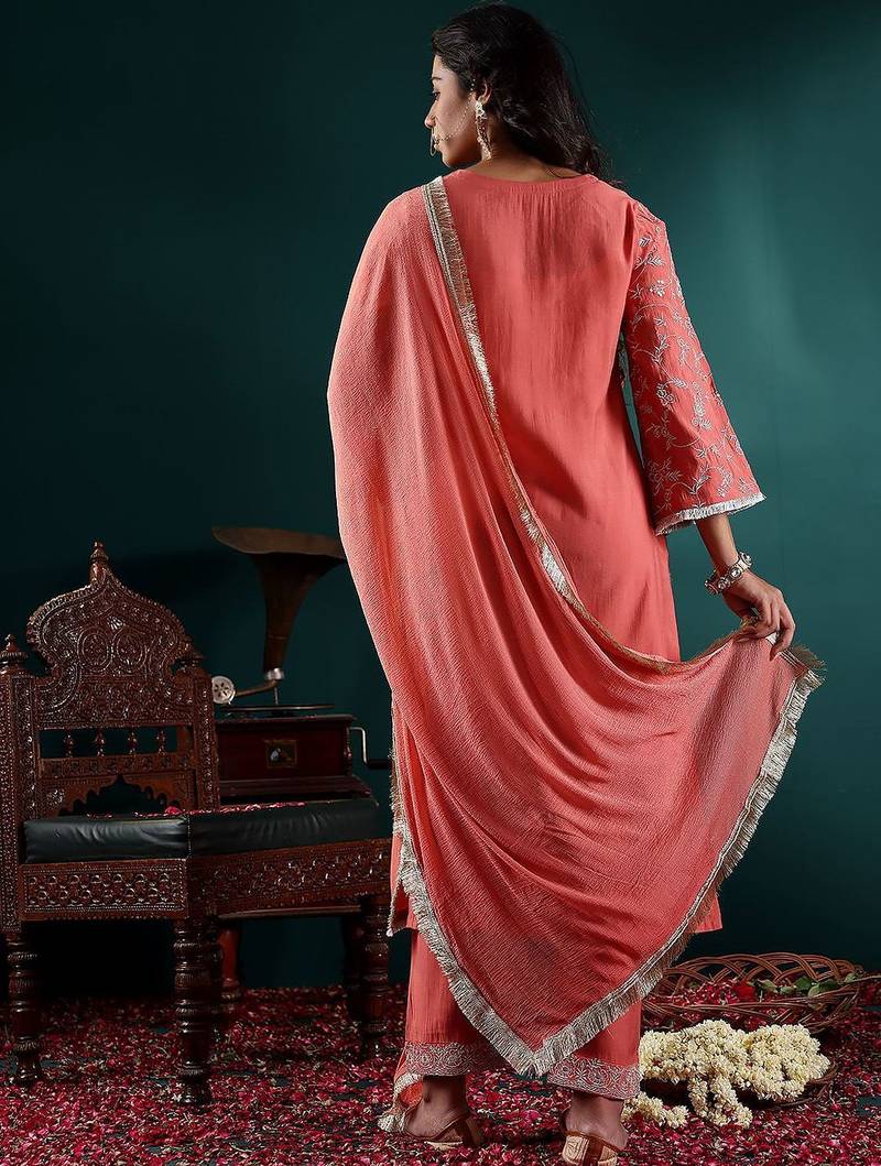 Women Floral Embroidered Regular Kurta with Trousers & With Dupatta