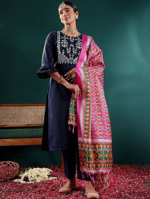 Women Embroidered Regular Gotta Patti Kurta with Trousers & With Dupatta 1