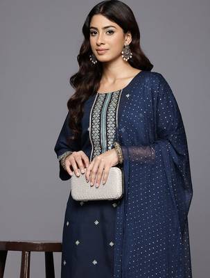 Ethnic Motifs Embroidered Kurta With Trousers & Dupatta 2