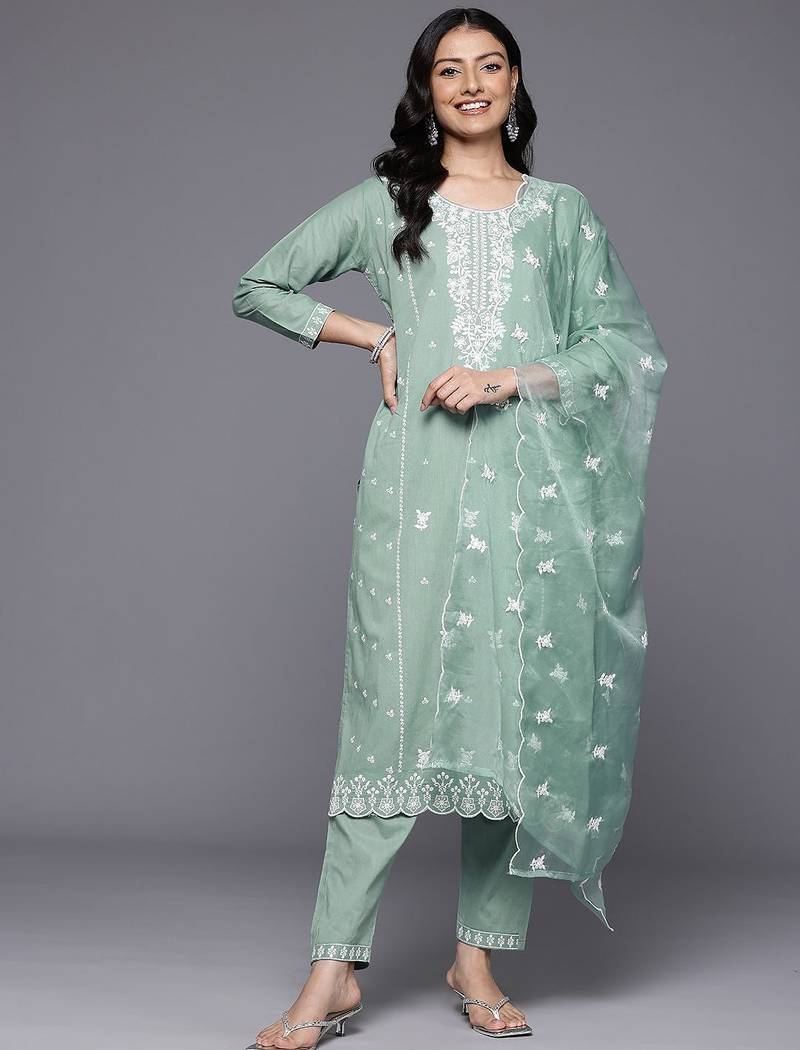 Floral Embroidered Panelled Thread Work Pure Cotton Kurta With Trousers & Dupatta