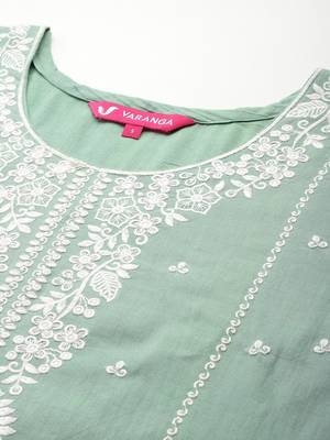 Floral Embroidered Panelled Thread Work Pure Cotton Kurta With Trousers & Dupatta 2