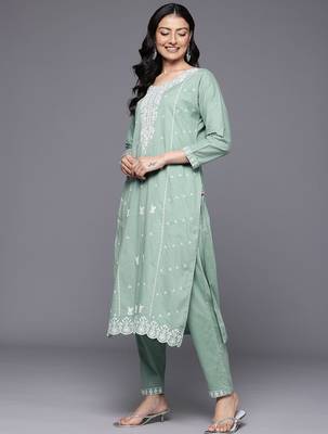 Floral Embroidered Panelled Thread Work Pure Cotton Kurta With Trousers & Dupatta 5