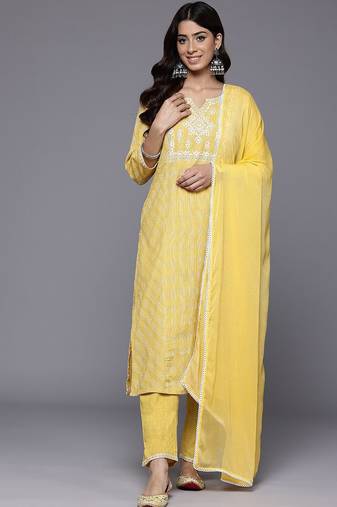 Women Regular Thread Work Kurta with Trousers & With Dupatta