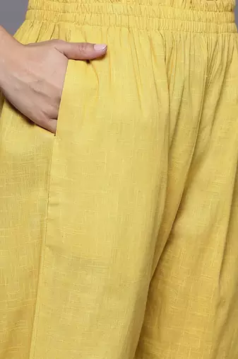 Women Regular Thread Work Kurta with Trousers & With Dupatta