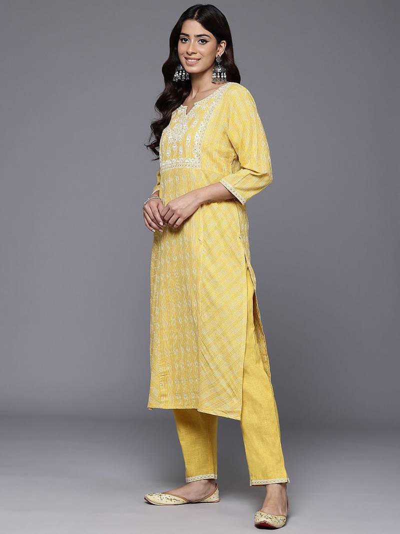 Women Regular Thread Work Kurta with Trousers & With Dupatta