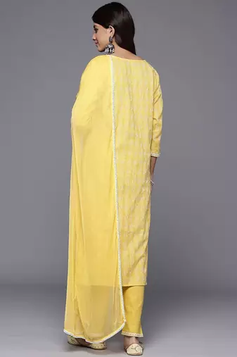 Women Regular Thread Work Kurta with Trousers & With Dupatta